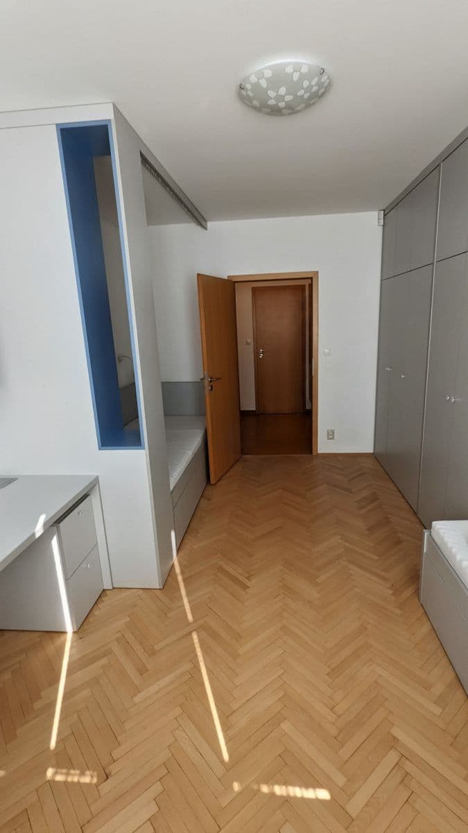 3 bedroom flat to rent, 68 m², Tuchorazská, Prague, Prague 3 bedroom flat to rent, 68 m², Tuchorazská, Prague, Prague