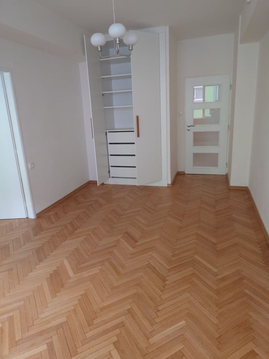 2 bedroom flat to rent, 52 m², Marie Cibulkové, Prague, Prague 2 bedroom flat to rent, 52 m², Marie Cibulkové, Prague, Prague