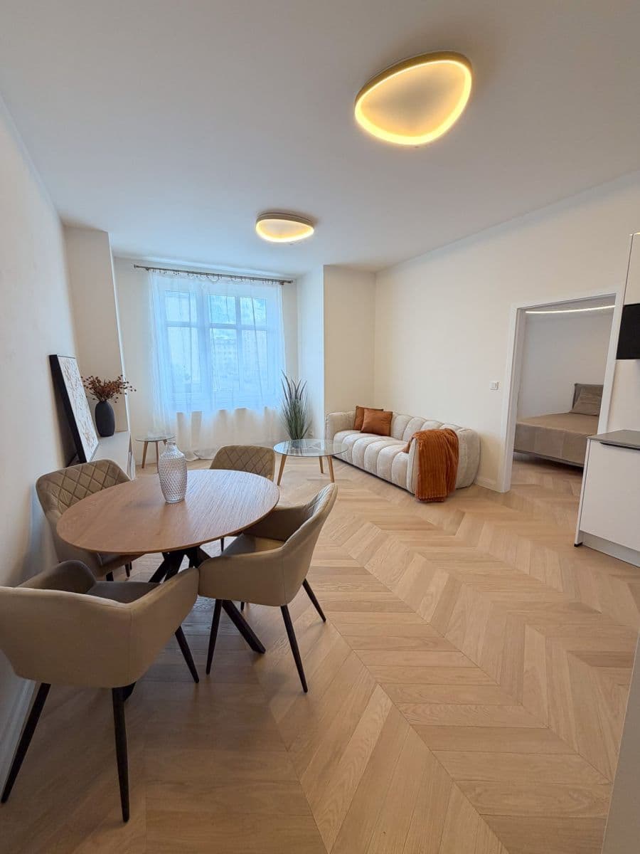 1 bedroom with open-plan kitchen flat for sale, 54 m², Jeseniova, Prague, Prague 1 bedroom with open-plan kitchen flat for sale, 54 m², Jeseniova, Prague, Prague