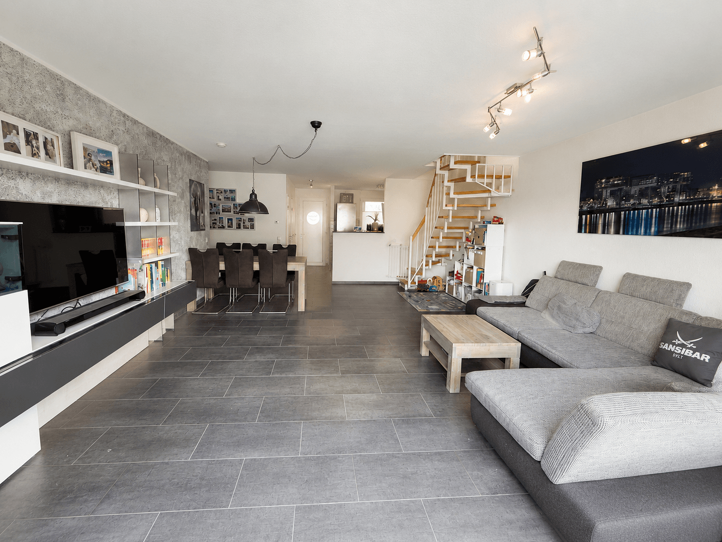 4 bedroom with open-plan kitchen flat for sale, 140 m², Witten, North Rhine-Westphalia 4 bedroom with open-plan kitchen flat for sale, 140 m², Witten, North Rhine-Westphalia