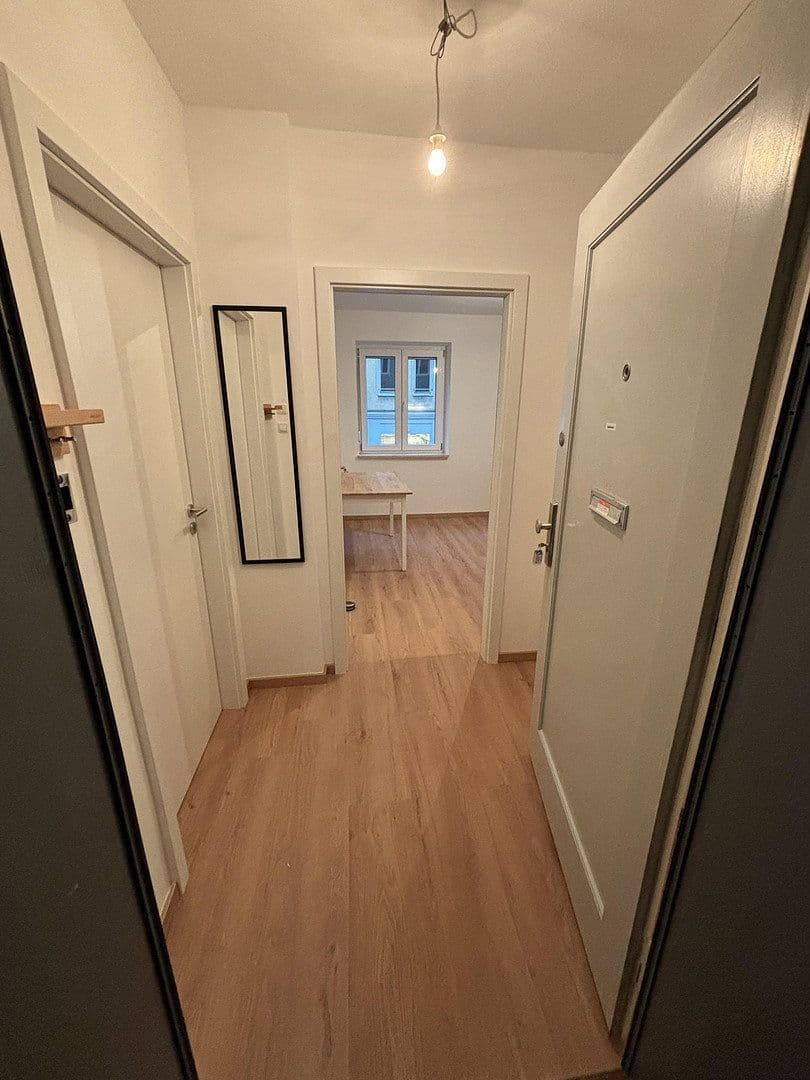 Studio flat to rent, 35 m², Baaderstraße 48, München, Bavaria Studio flat to rent, 35 m², Baaderstraße 48, München, Bavaria