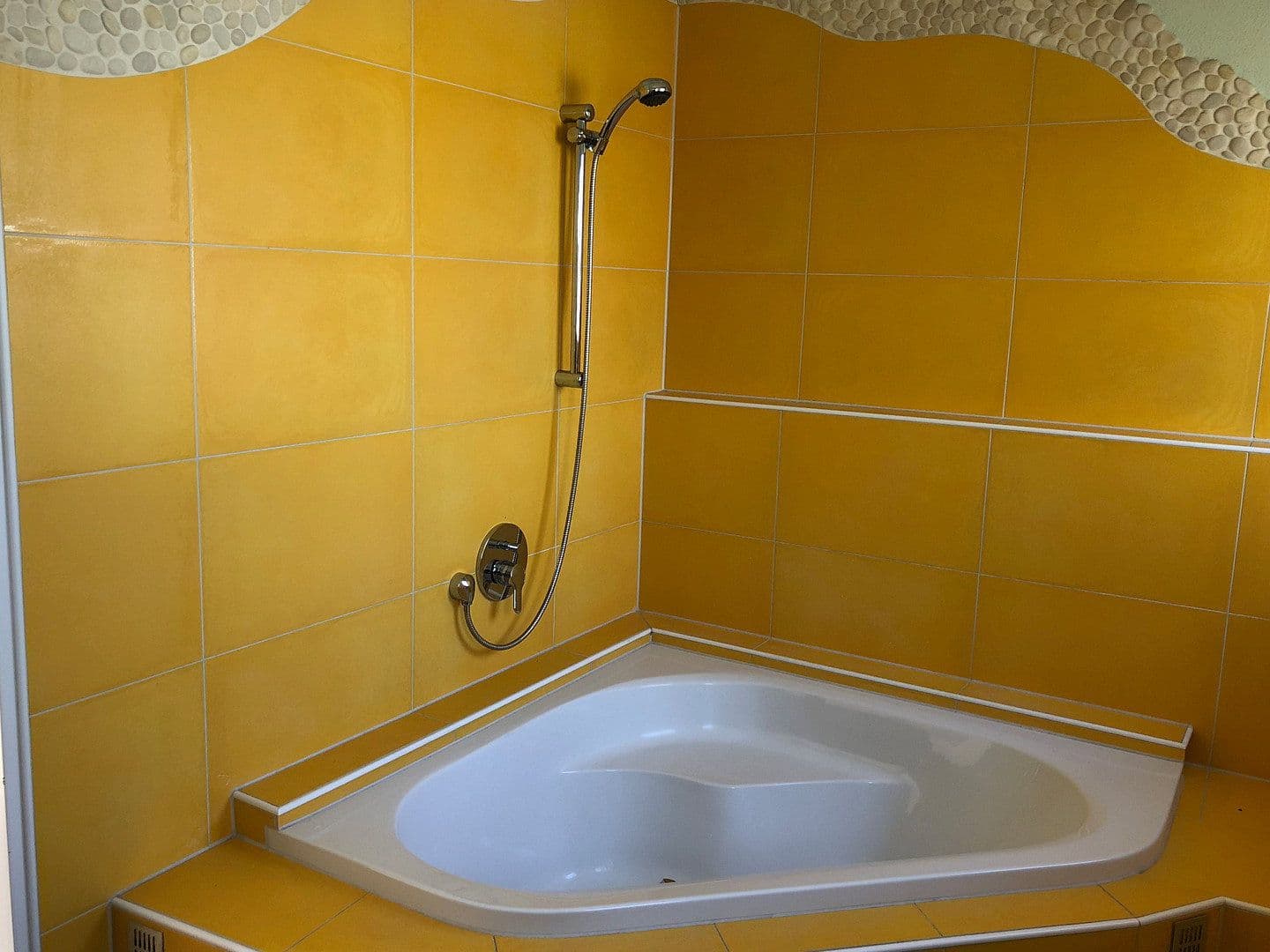 non-residential property to rent, 1,000 m², Breisach am Rhein, Baden-Württemberg non-residential property to rent, 1,000 m², Breisach am Rhein, Baden-Württemberg