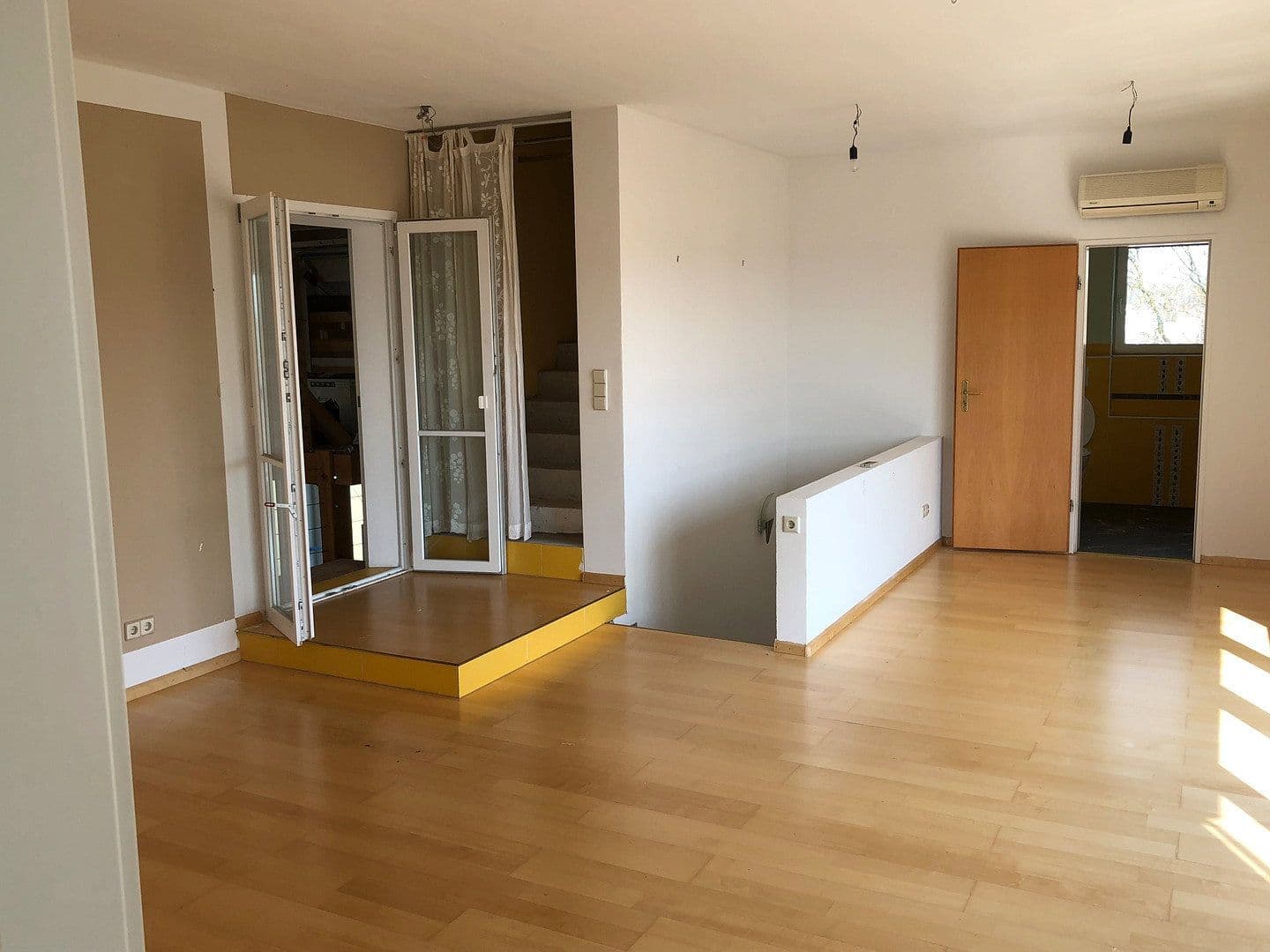 non-residential property to rent, 1,000 m², Breisach am Rhein, Baden-Württemberg non-residential property to rent, 1,000 m², Breisach am Rhein, Baden-Württemberg
