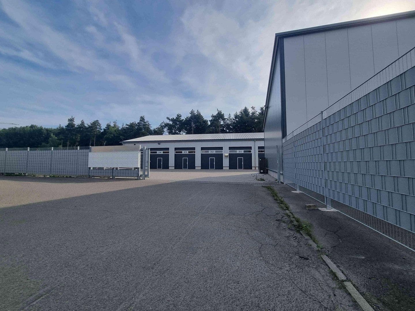 non-residential property to rent, 2,000 m², Ramstein-Miesenbach, Rhineland-Palatinate non-residential property to rent, 2,000 m², Ramstein-Miesenbach, Rhineland-Palatinate