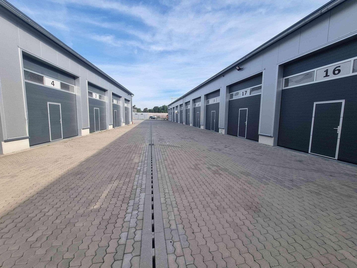 non-residential property to rent, 2,000 m², Ramstein-Miesenbach, Rhineland-Palatinate non-residential property to rent, 2,000 m², Ramstein-Miesenbach, Rhineland-Palatinate