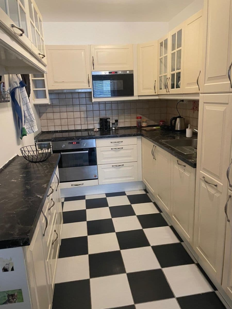 2 bedroom with open-plan kitchen flat to rent, 64 m², Makovského, Prague, Prague 2 bedroom with open-plan kitchen flat to rent, 64 m², Makovského, Prague, Prague