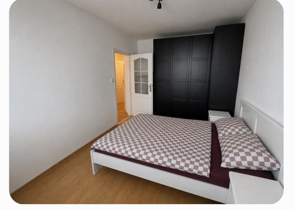 2 bedroom with open-plan kitchen flat to rent, 64 m², Makovského, Prague, Prague 2 bedroom with open-plan kitchen flat to rent, 64 m², Makovského, Prague, Prague