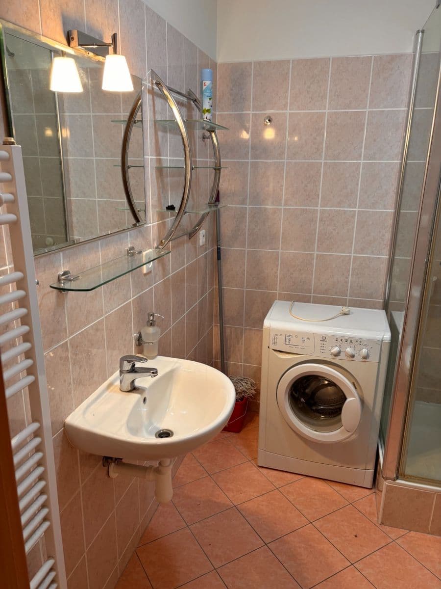 Studio flat to rent, 30 m², Boloňská, Prague, Prague Studio flat to rent, 30 m², Boloňská, Prague, Prague