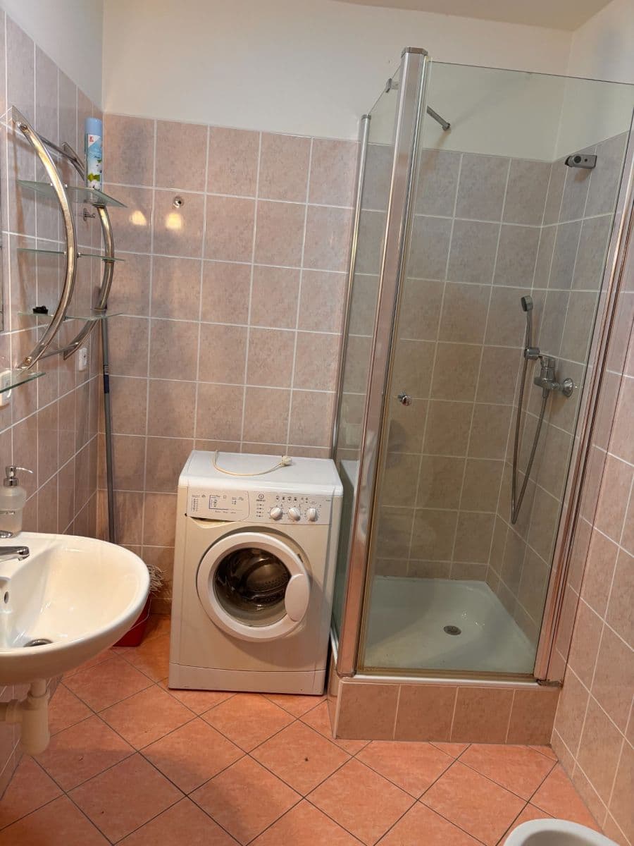 Studio flat to rent, 30 m², Boloňská, Prague, Prague Studio flat to rent, 30 m², Boloňská, Prague, Prague