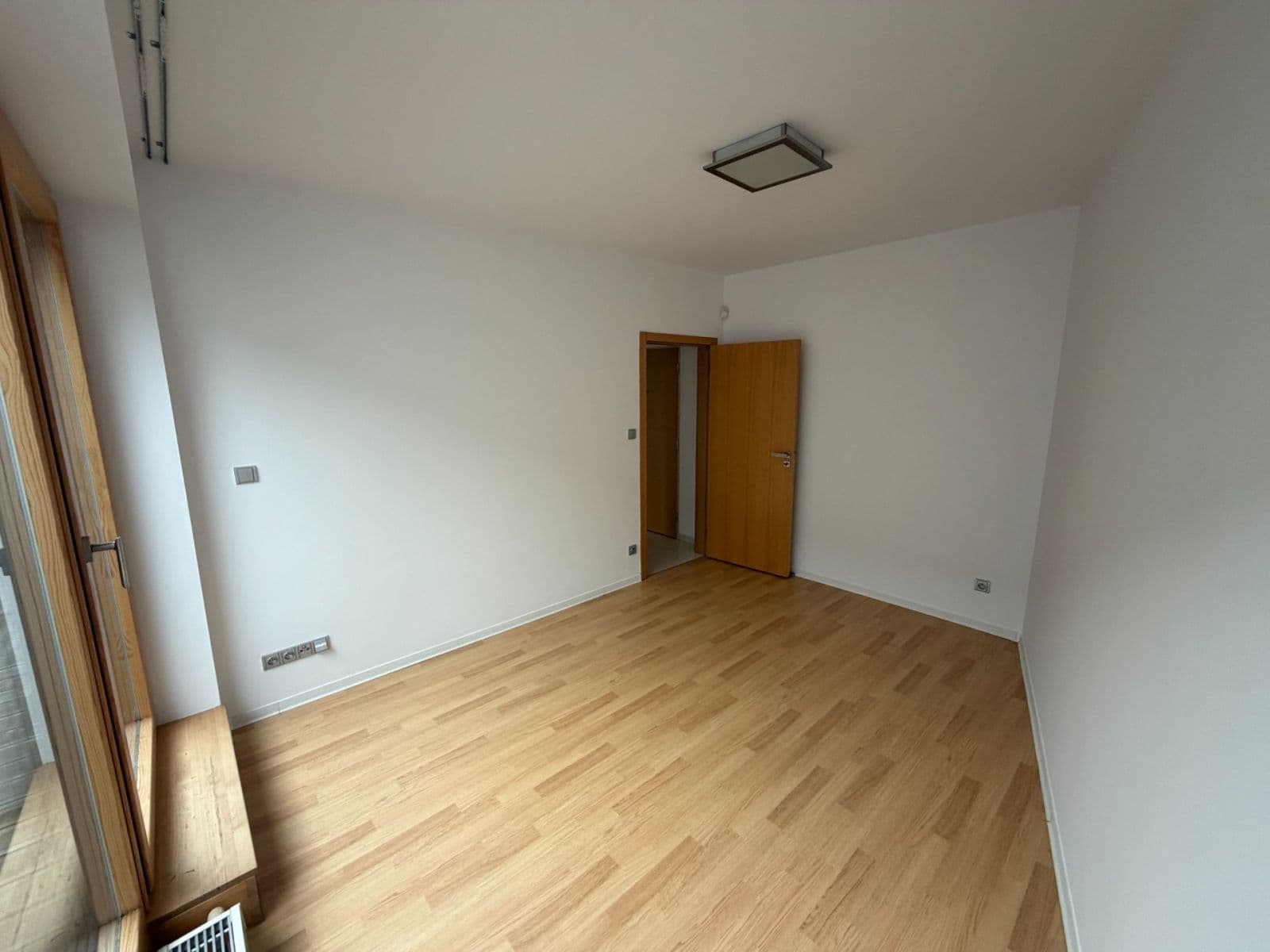 1 bedroom with open-plan kitchen flat to rent, 42 m², Měšická, Prague, Prague 1 bedroom with open-plan kitchen flat to rent, 42 m², Měšická, Prague, Prague