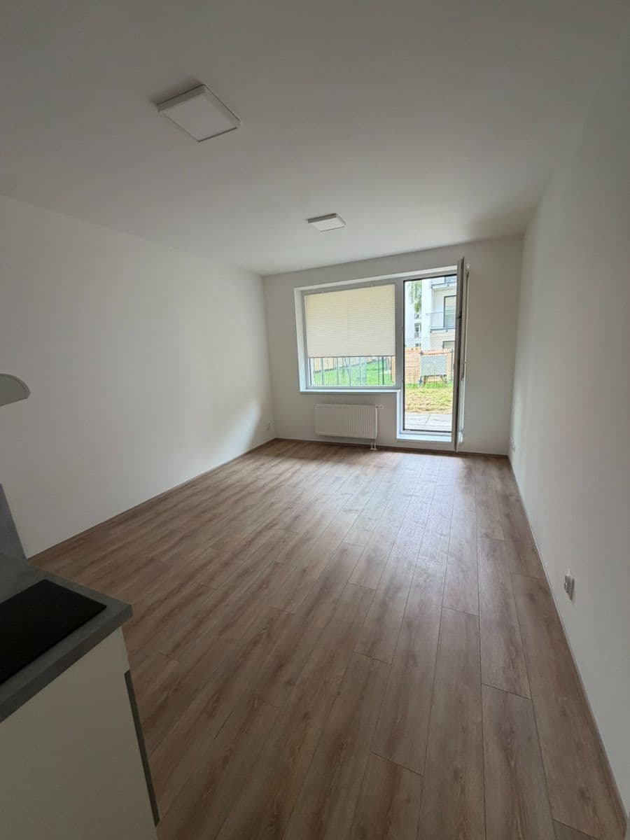 Studio flat to rent, 42 m², Spolková, Brno, Jihomoravský Region Studio flat to rent, 42 m², Spolková, Brno, Jihomoravský Region