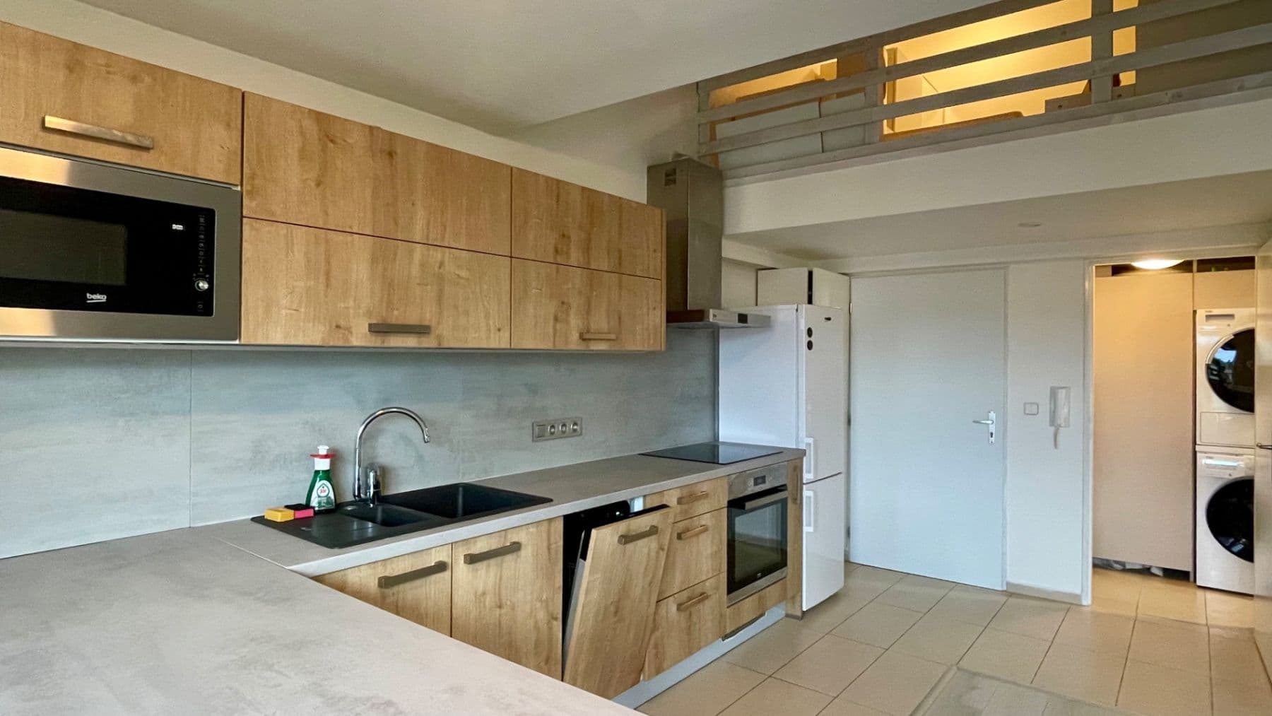 Studio flat to rent, 51 m², Čsl. armády, Hostivice, Středočeský Region Studio flat to rent, 51 m², Čsl. armády, Hostivice, Středočeský Region