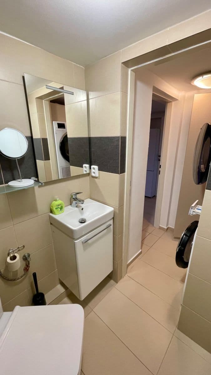 Studio flat to rent, 51 m², Čsl. armády, Hostivice, Středočeský Region Studio flat to rent, 51 m², Čsl. armády, Hostivice, Středočeský Region