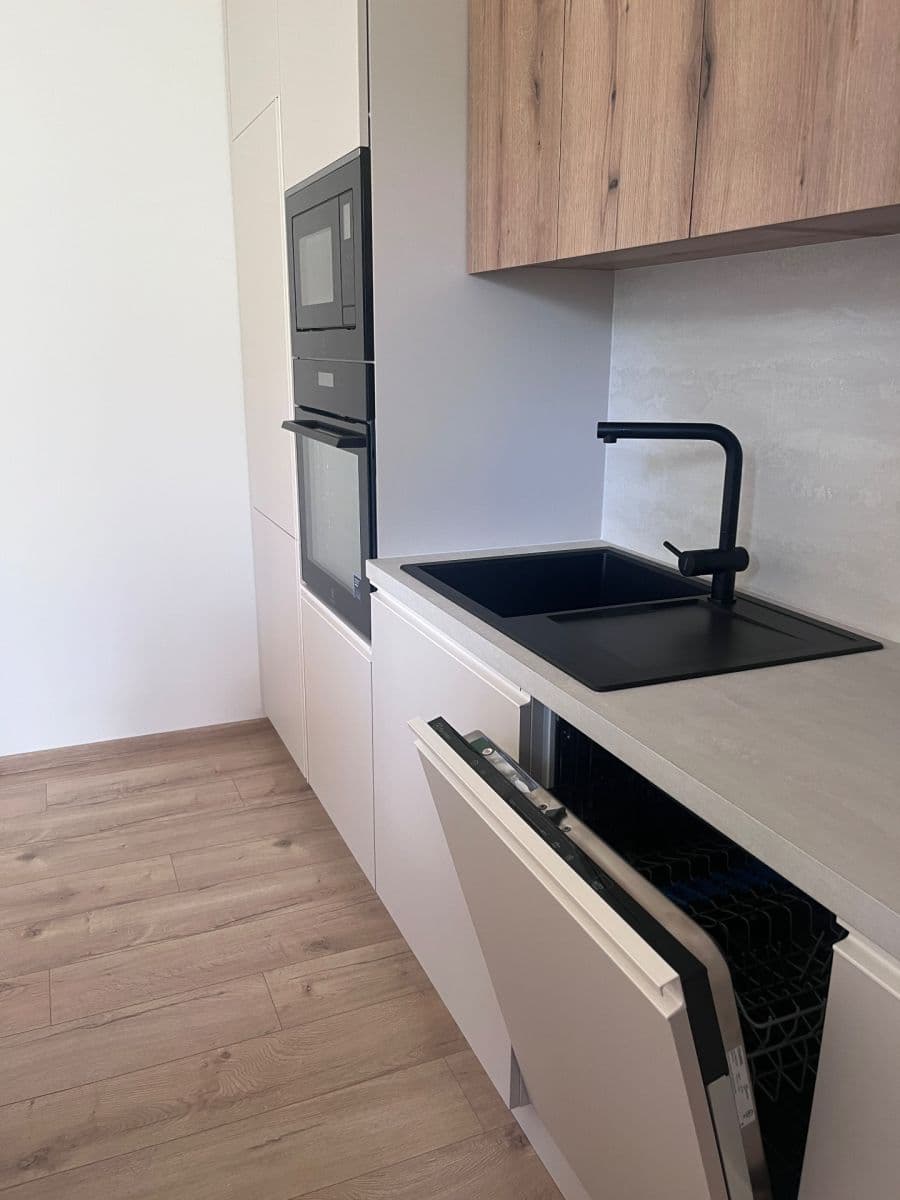 1 bedroom with open-plan kitchen flat to rent, 55 m², Veverské Knínice, Jihomoravský Region 1 bedroom with open-plan kitchen flat to rent, 55 m², Veverské Knínice, Jihomoravský Region