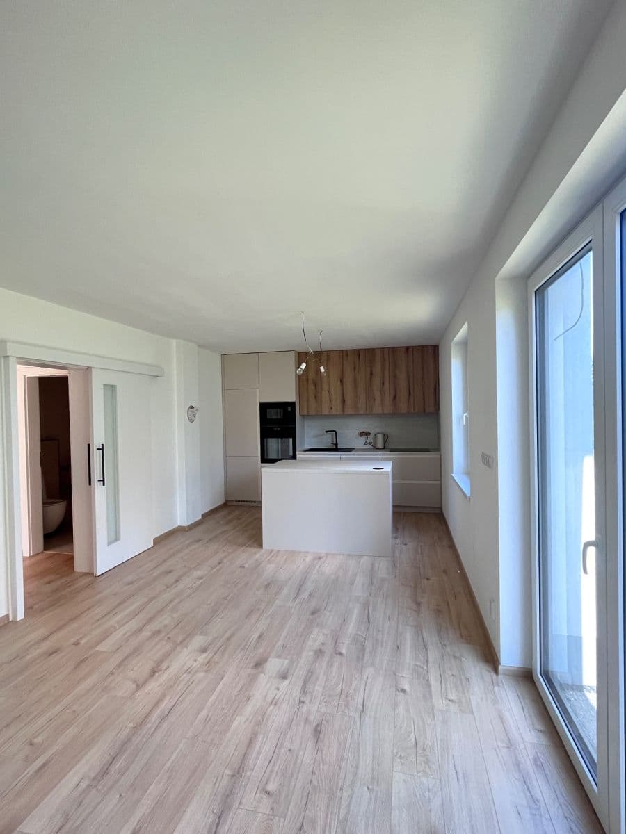 1 bedroom with open-plan kitchen flat to rent, 55 m², Veverské Knínice, Jihomoravský Region 1 bedroom with open-plan kitchen flat to rent, 55 m², Veverské Knínice, Jihomoravský Region