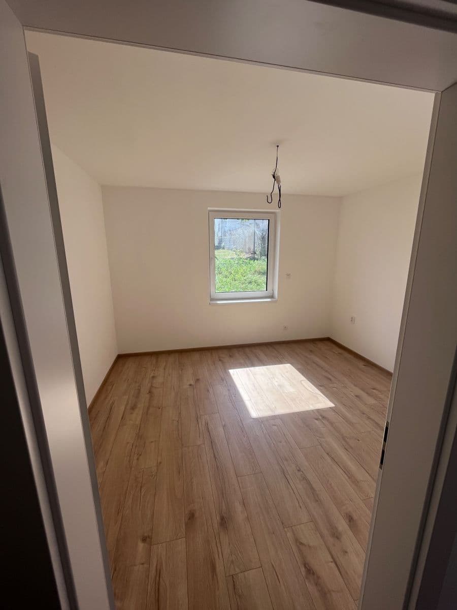 1 bedroom with open-plan kitchen flat to rent, 55 m², Veverské Knínice, Jihomoravský Region 1 bedroom with open-plan kitchen flat to rent, 55 m², Veverské Knínice, Jihomoravský Region