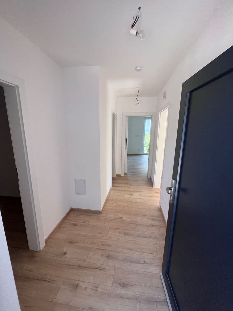 1 bedroom with open-plan kitchen flat to rent, 55 m², Veverské Knínice, Jihomoravský Region 1 bedroom with open-plan kitchen flat to rent, 55 m², Veverské Knínice, Jihomoravský Region