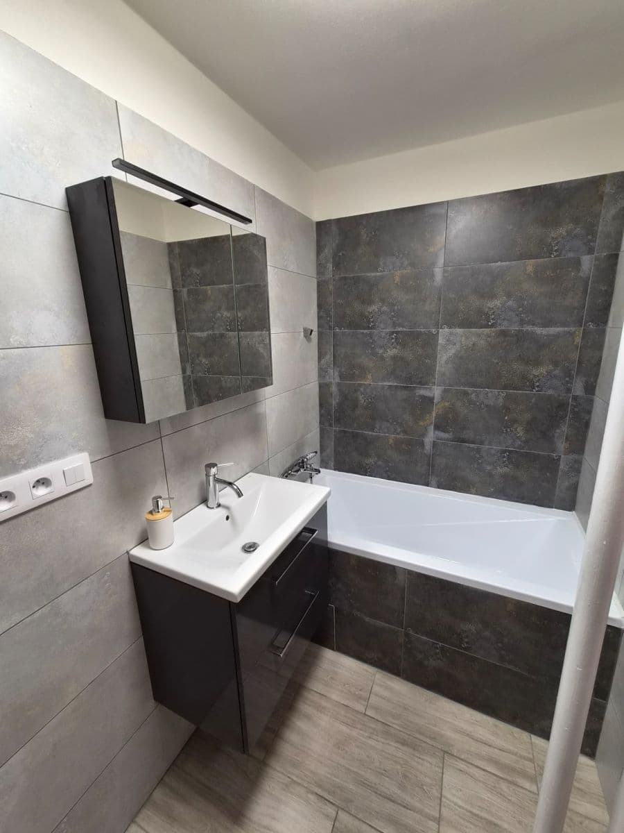 2 bedroom with open-plan kitchen flat to rent, 53 m², U Cihelny, Jihlava, Vysočina Region 2 bedroom with open-plan kitchen flat to rent, 53 m², U Cihelny, Jihlava, Vysočina Region