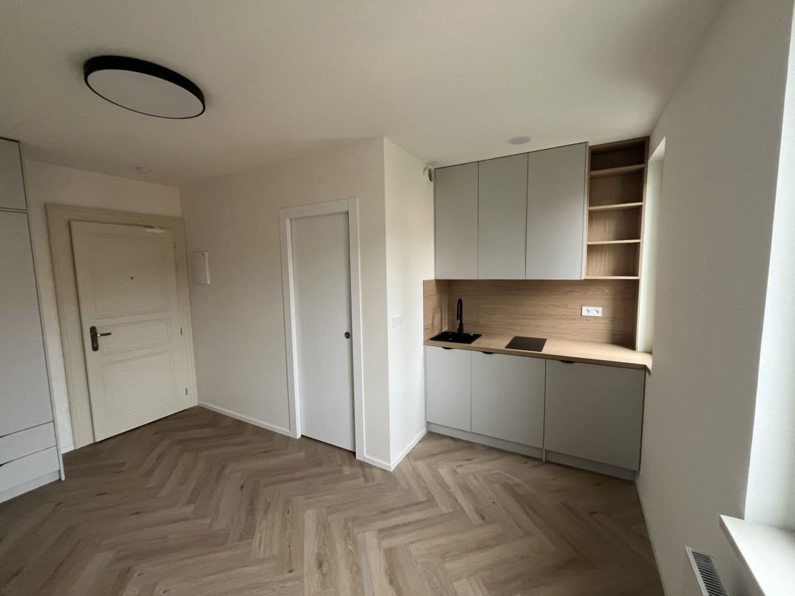 Studio flat to rent, 18 m², Bořivojova, Prague, Prague Studio flat to rent, 18 m², Bořivojova, Prague, Prague