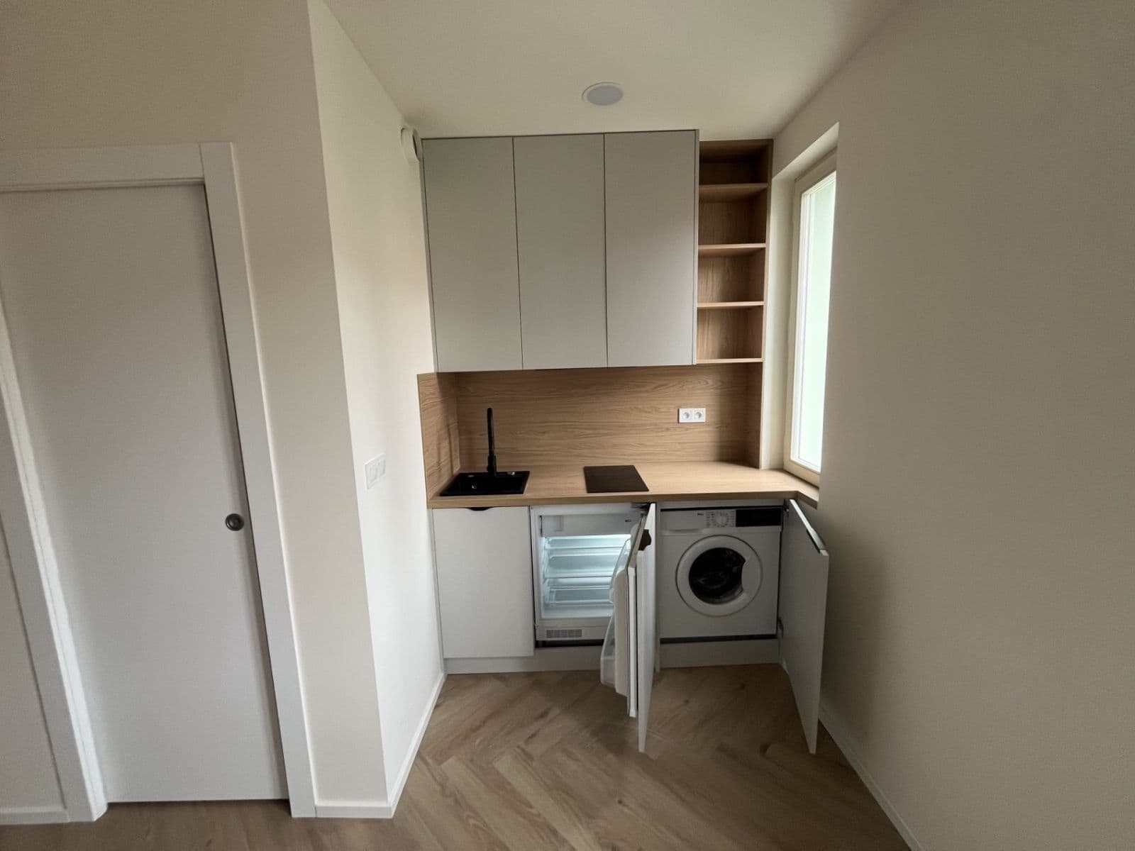 Studio flat to rent, 18 m², Bořivojova, Prague, Prague Studio flat to rent, 18 m², Bořivojova, Prague, Prague