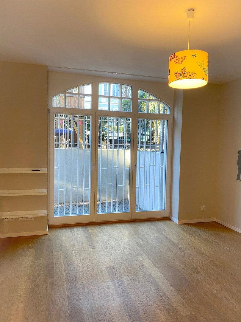 5 bedroom with open-plan kitchen flat for sale, 220 m², Frankfurt, Hesse 5 bedroom with open-plan kitchen flat for sale, 220 m², Frankfurt, Hesse