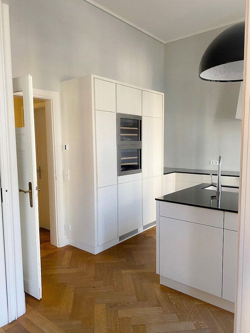 5 bedroom with open-plan kitchen flat for sale, 220 m², Frankfurt, Hesse 5 bedroom with open-plan kitchen flat for sale, 220 m², Frankfurt, Hesse