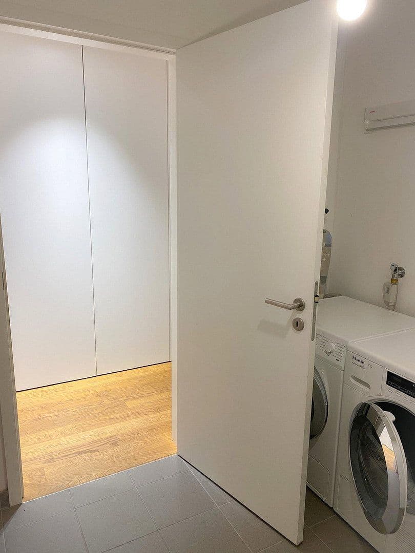 5 bedroom with open-plan kitchen flat for sale, 220 m², Frankfurt, Hesse 5 bedroom with open-plan kitchen flat for sale, 220 m², Frankfurt, Hesse