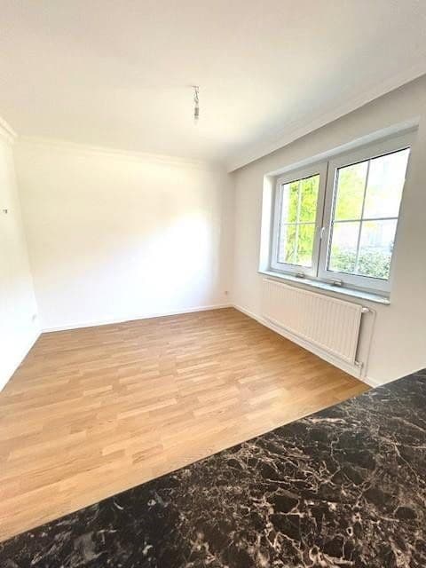 house for sale, 213 m², Rheinbrohler Weg 39, Düsseldorf, North Rhine-Westphalia house for sale, 213 m², Rheinbrohler Weg 39, Düsseldorf, North Rhine-Westphalia