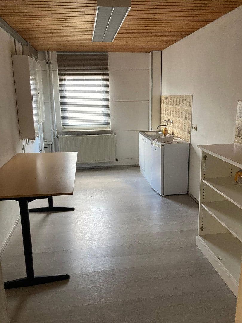 non-residential property to rent, 1,500 m², Die Ammenwiese 9, Bürstadt, Hesse non-residential property to rent, 1,500 m², Die Ammenwiese 9, Bürstadt, Hesse