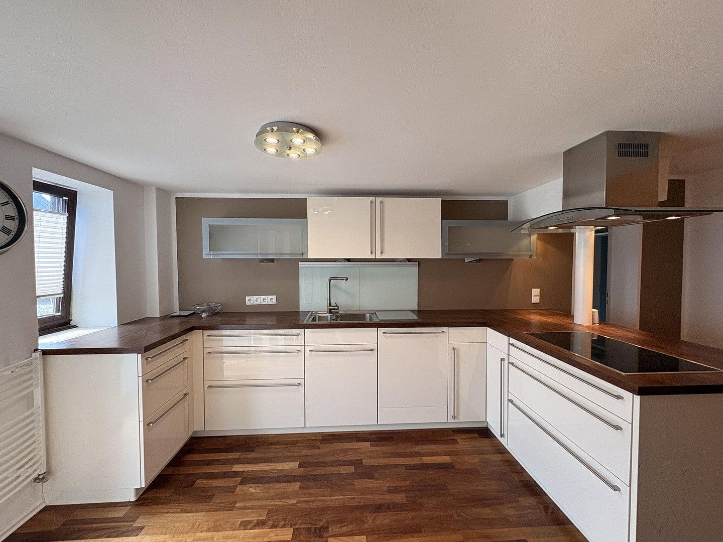 3 bedroom with open-plan kitchen flat for sale, 134 m², Inning am Ammersee, Bavaria 3 bedroom with open-plan kitchen flat for sale, 134 m², Inning am Ammersee, Bavaria