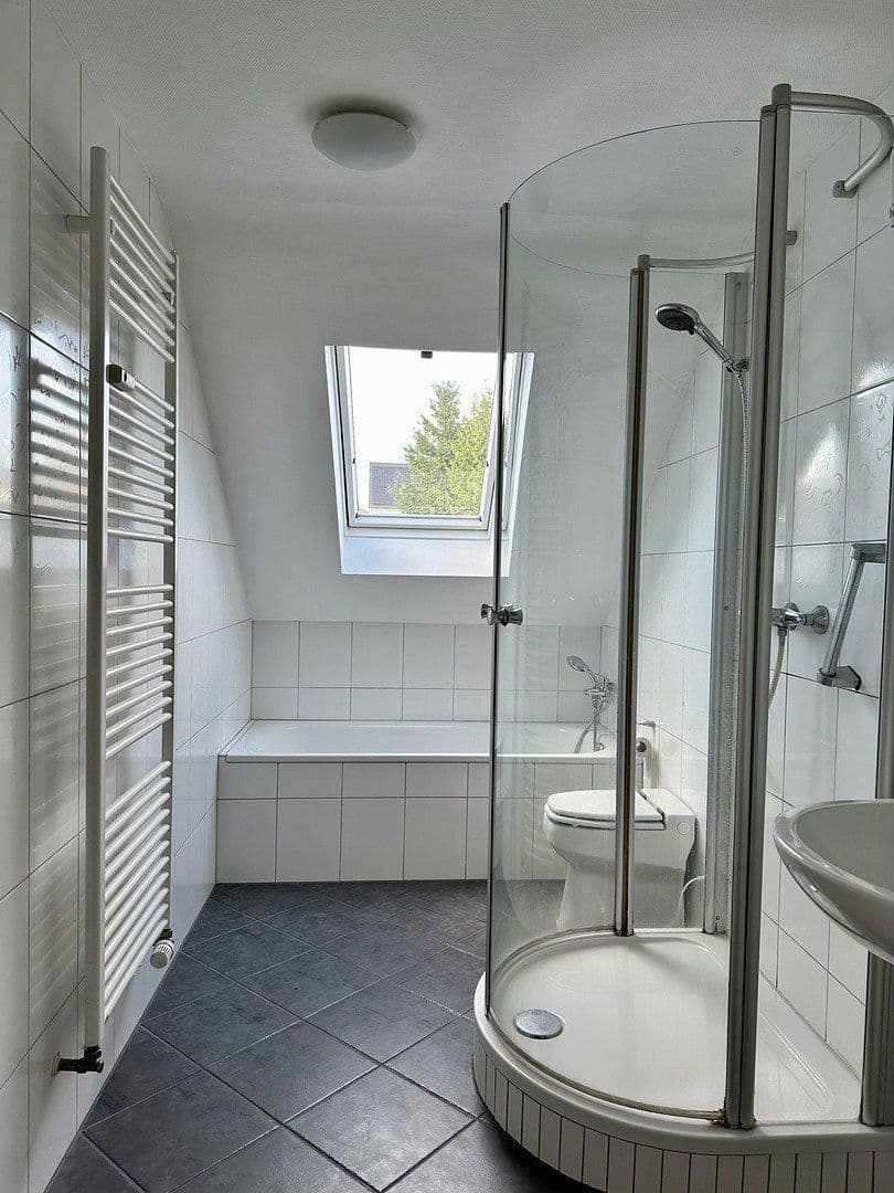 2 bedroom with open-plan kitchen flat to rent, 98 m², Saarbrücken, Saarland 2 bedroom with open-plan kitchen flat to rent, 98 m², Saarbrücken, Saarland