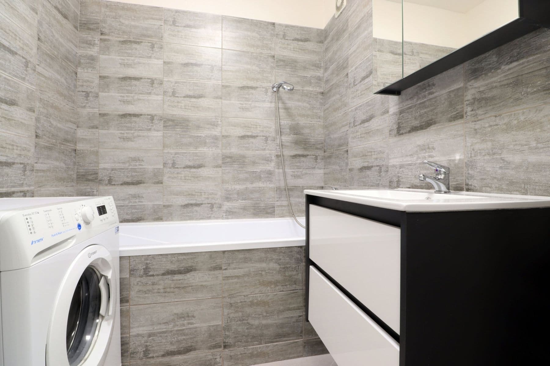 3 bedroom flat to rent, 74 m², Chalupkova, Prague, Prague 3 bedroom flat to rent, 74 m², Chalupkova, Prague, Prague