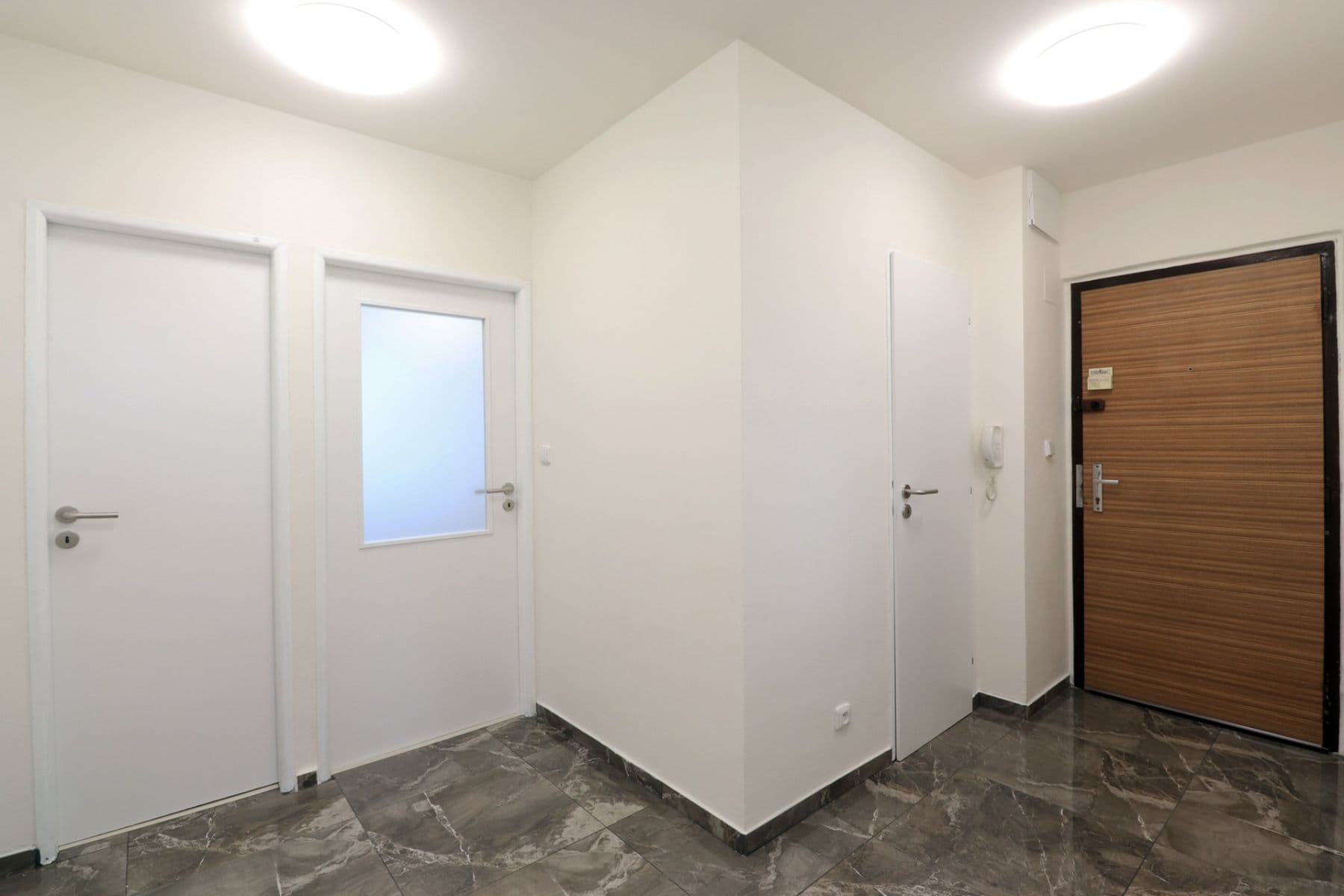 3 bedroom flat to rent, 74 m², Chalupkova, Prague, Prague 3 bedroom flat to rent, 74 m², Chalupkova, Prague, Prague