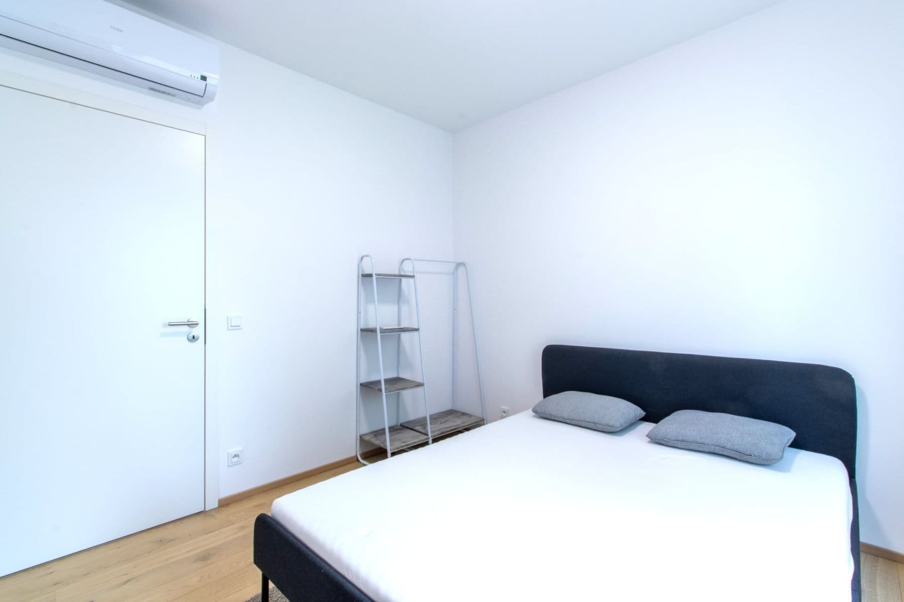 1 bedroom with open-plan kitchen flat to rent, 59 m², Sokolova, Prague, Prague 1 bedroom with open-plan kitchen flat to rent, 59 m², Sokolova, Prague, Prague
