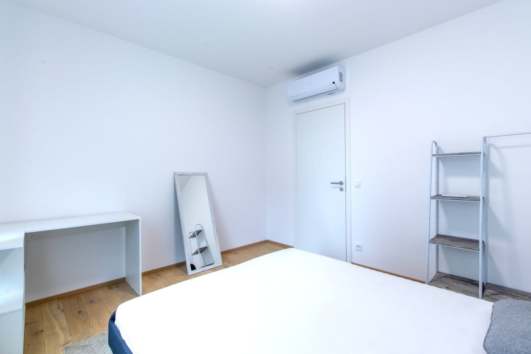 1 bedroom with open-plan kitchen flat to rent, 59 m², Sokolova, Prague, Prague 1 bedroom with open-plan kitchen flat to rent, 59 m², Sokolova, Prague, Prague