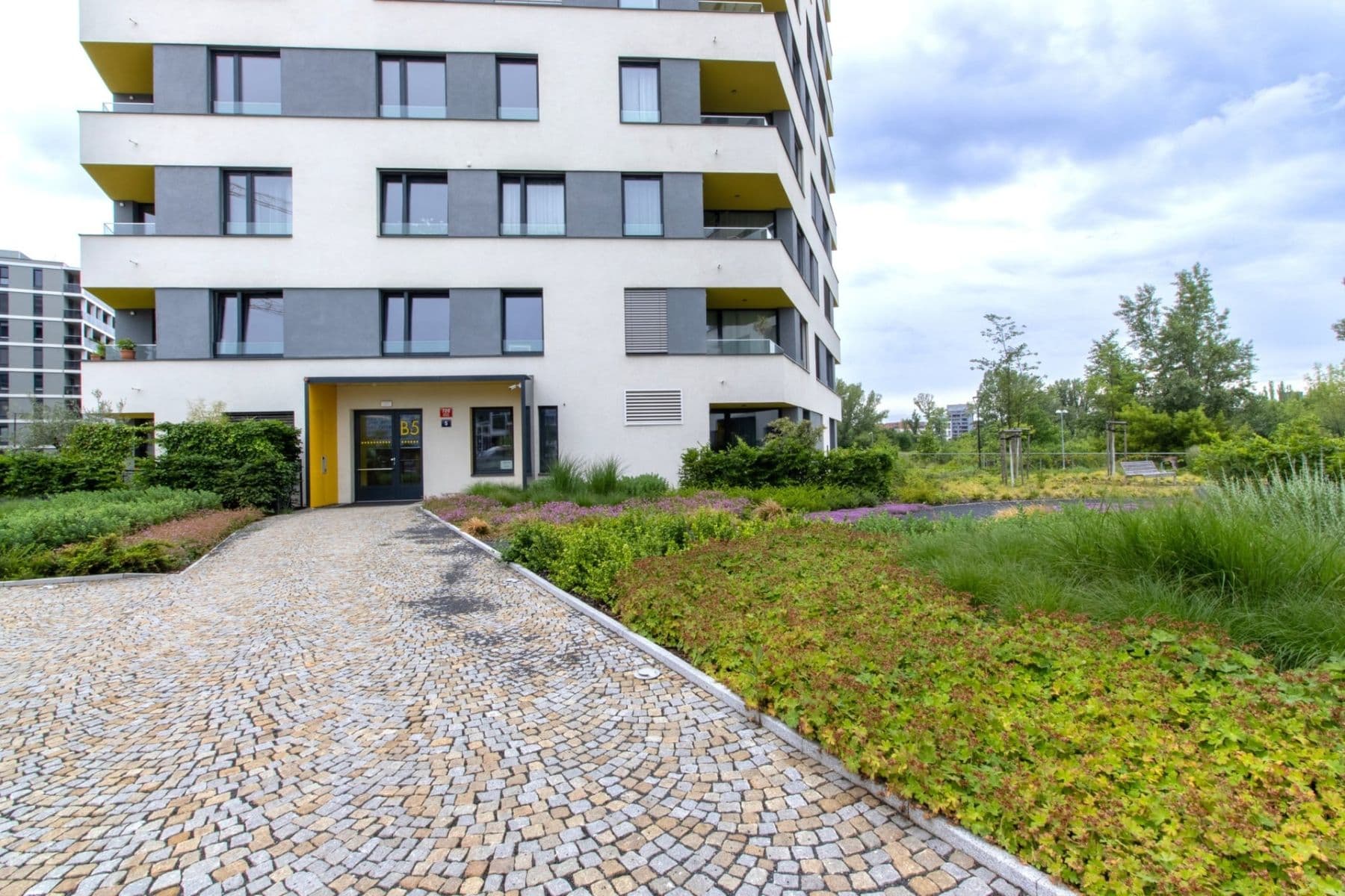 1 bedroom with open-plan kitchen flat to rent, 59 m², Sokolova, Prague, Prague 1 bedroom with open-plan kitchen flat to rent, 59 m², Sokolova, Prague, Prague