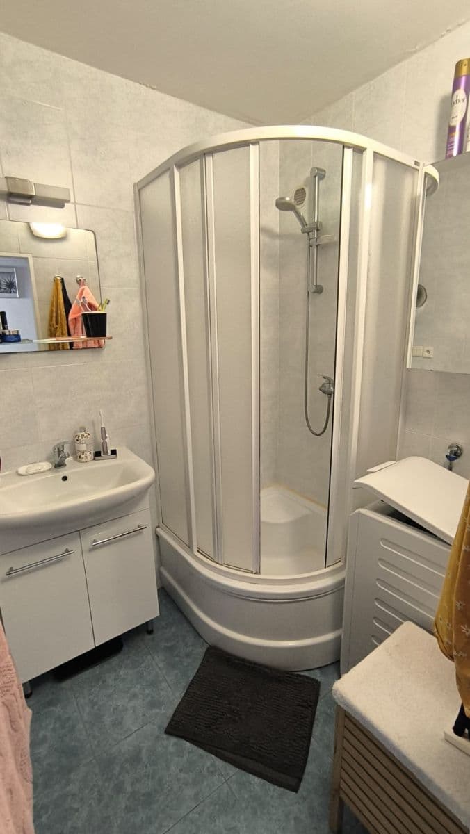 3 bedroom flat to rent, 71 m², Rezlerova, Prague, Prague 3 bedroom flat to rent, 71 m², Rezlerova, Prague, Prague