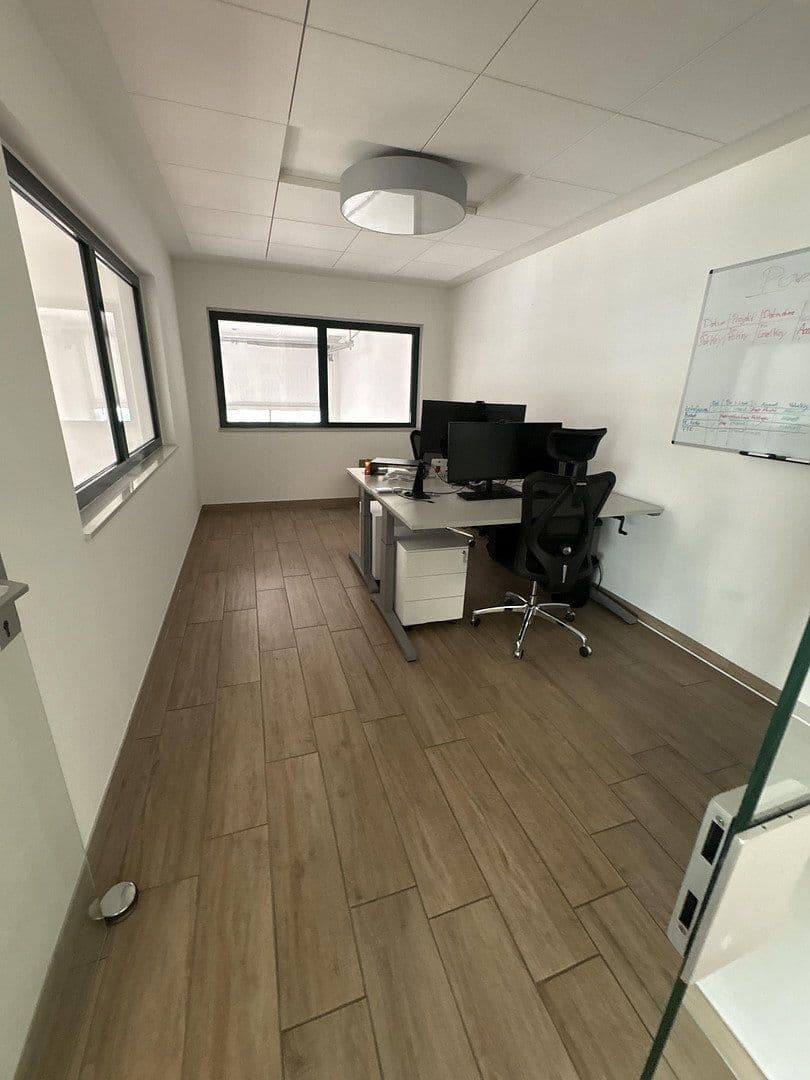 office to rent, 45 m², Porschestraße 23, Winsen (Luhe), Lower Saxony office to rent, 45 m², Porschestraße 23, Winsen (Luhe), Lower Saxony