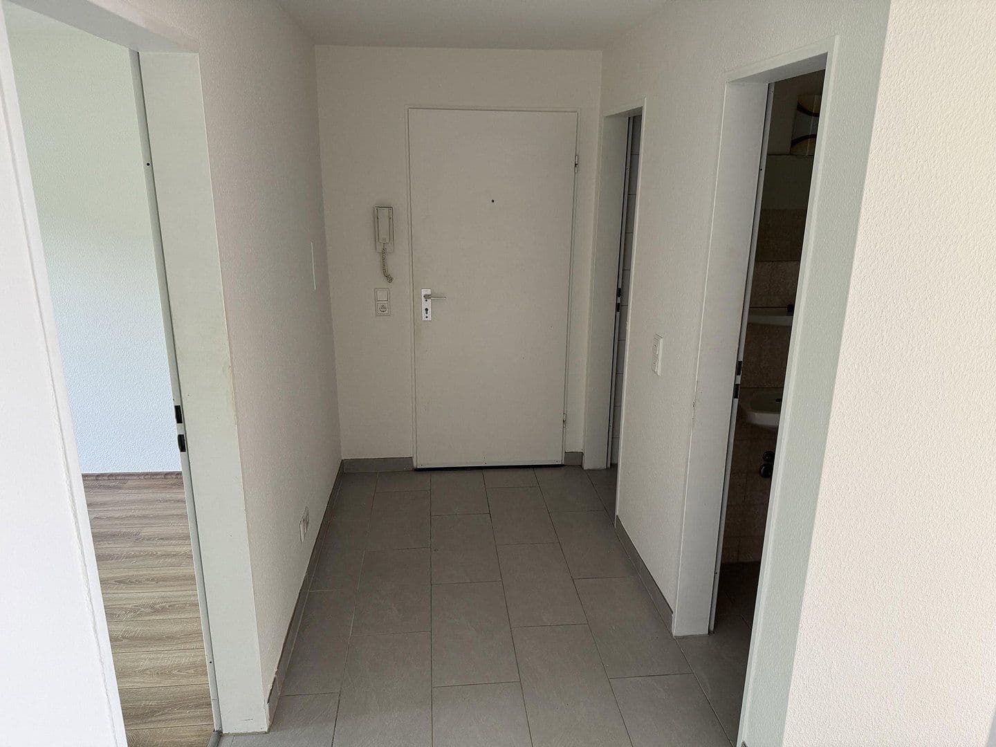2 bedroom with open-plan kitchen flat to rent, 81 m², Krefeld, North Rhine-Westphalia 2 bedroom with open-plan kitchen flat to rent, 81 m², Krefeld, North Rhine-Westphalia