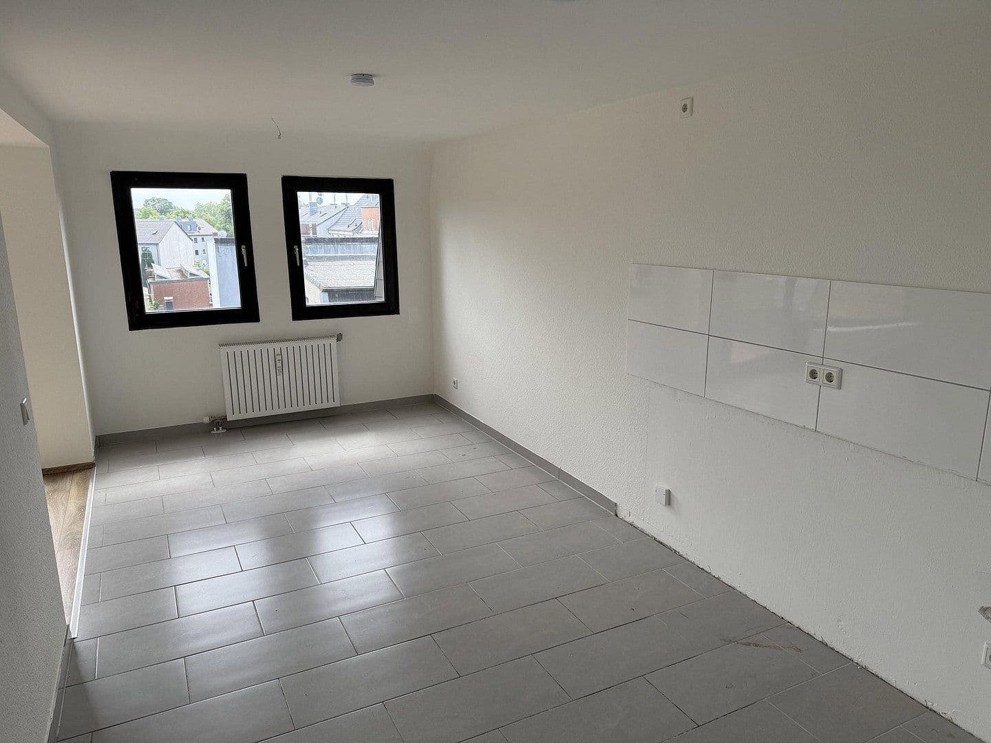 2 bedroom with open-plan kitchen flat to rent, 81 m², Krefeld, North Rhine-Westphalia 2 bedroom with open-plan kitchen flat to rent, 81 m², Krefeld, North Rhine-Westphalia