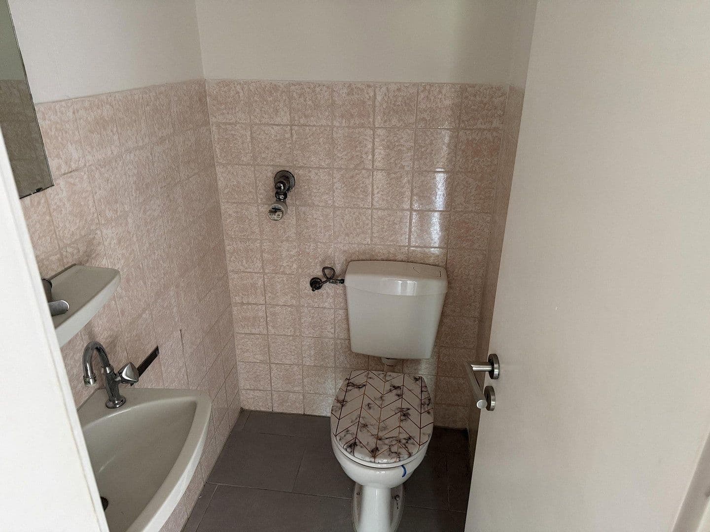 2 bedroom with open-plan kitchen flat to rent, 81 m², Krefeld, North Rhine-Westphalia 2 bedroom with open-plan kitchen flat to rent, 81 m², Krefeld, North Rhine-Westphalia