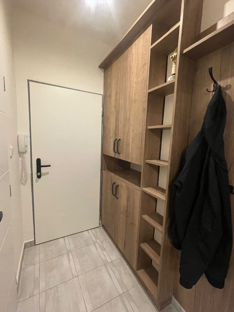 Studio flat to rent, 29 m², nám. Mládežníků, Kralupy nad Vltavou, Středočeský Region Studio flat to rent, 29 m², nám. Mládežníků, Kralupy nad Vltavou, Středočeský Region