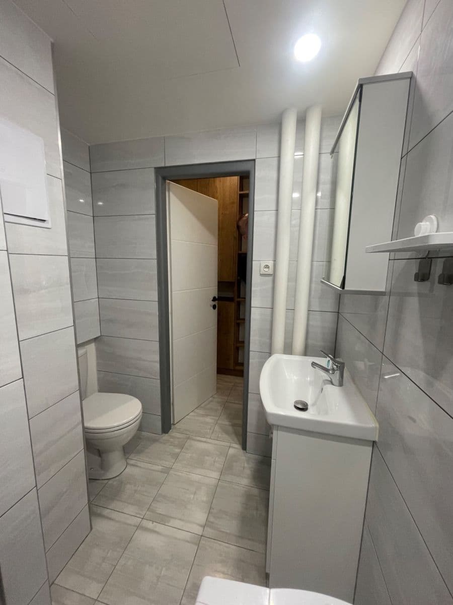Studio flat to rent, 29 m², nám. Mládežníků, Kralupy nad Vltavou, Středočeský Region Studio flat to rent, 29 m², nám. Mládežníků, Kralupy nad Vltavou, Středočeský Region