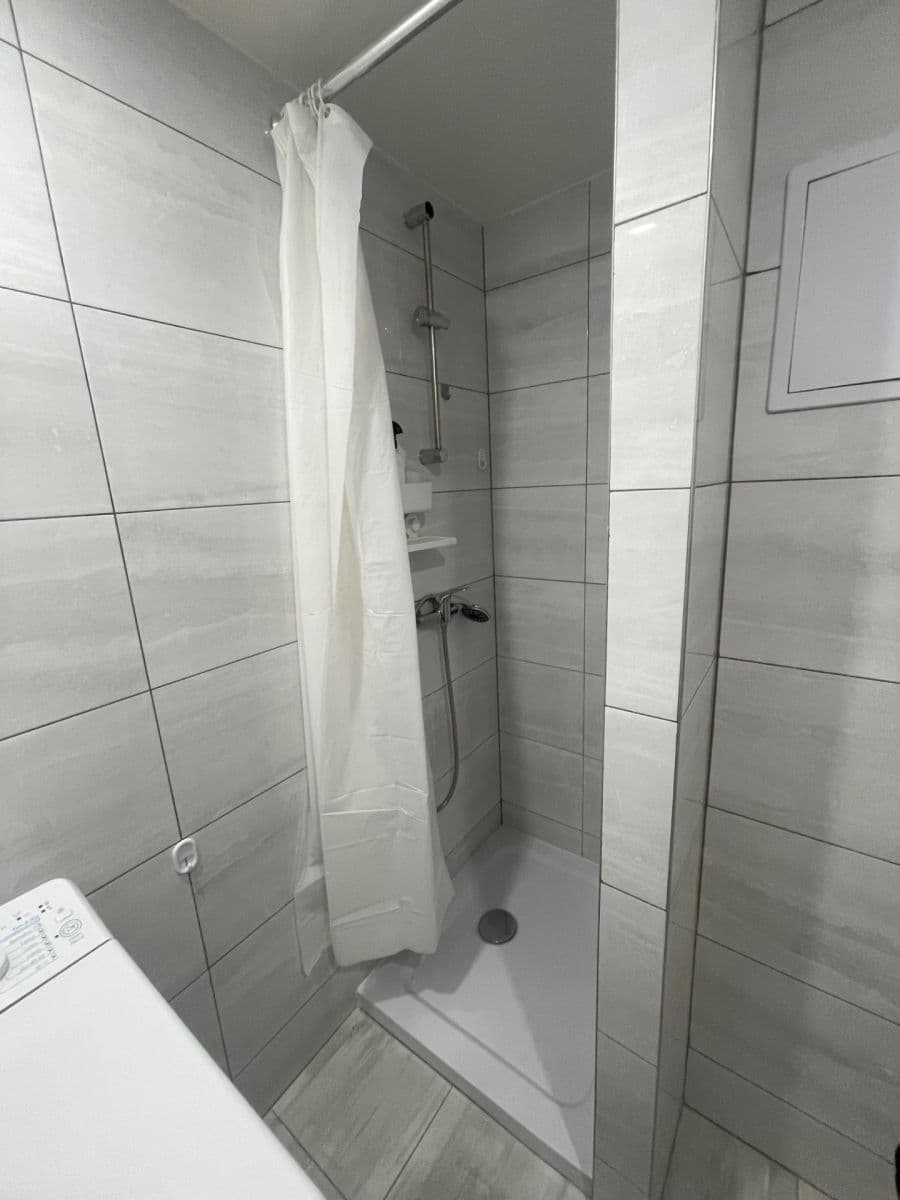 Studio flat to rent, 29 m², nám. Mládežníků, Kralupy nad Vltavou, Středočeský Region Studio flat to rent, 29 m², nám. Mládežníků, Kralupy nad Vltavou, Středočeský Region
