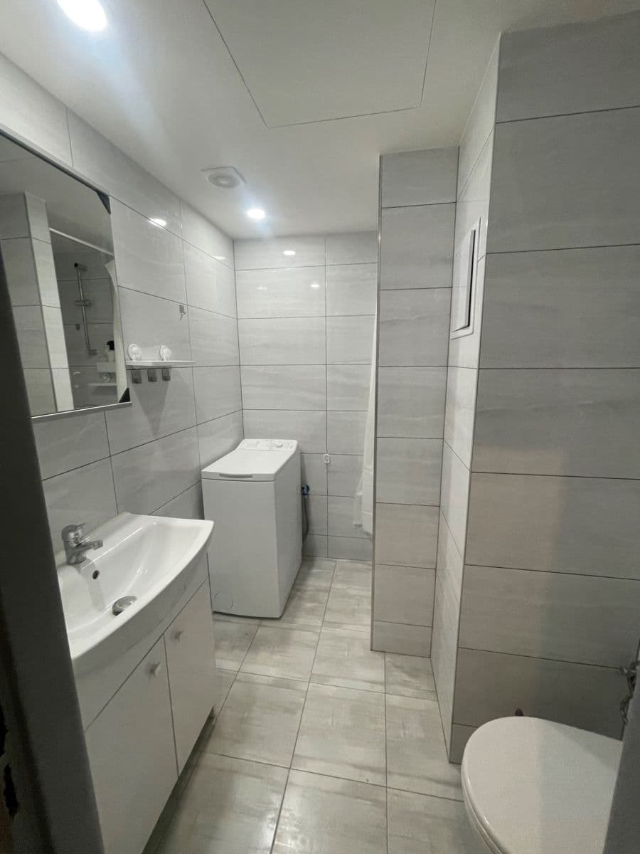 Studio flat to rent, 29 m², nám. Mládežníků, Kralupy nad Vltavou, Středočeský Region Studio flat to rent, 29 m², nám. Mládežníků, Kralupy nad Vltavou, Středočeský Region