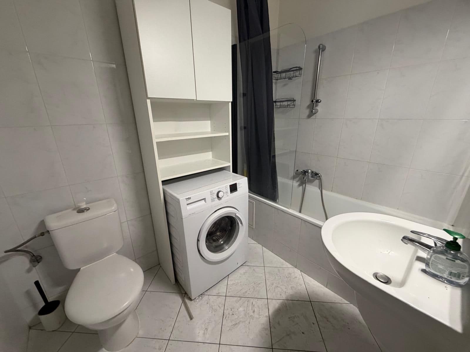 Studio flat to rent, 34 m², Sokolská, Prague, Prague Studio flat to rent, 34 m², Sokolská, Prague, Prague