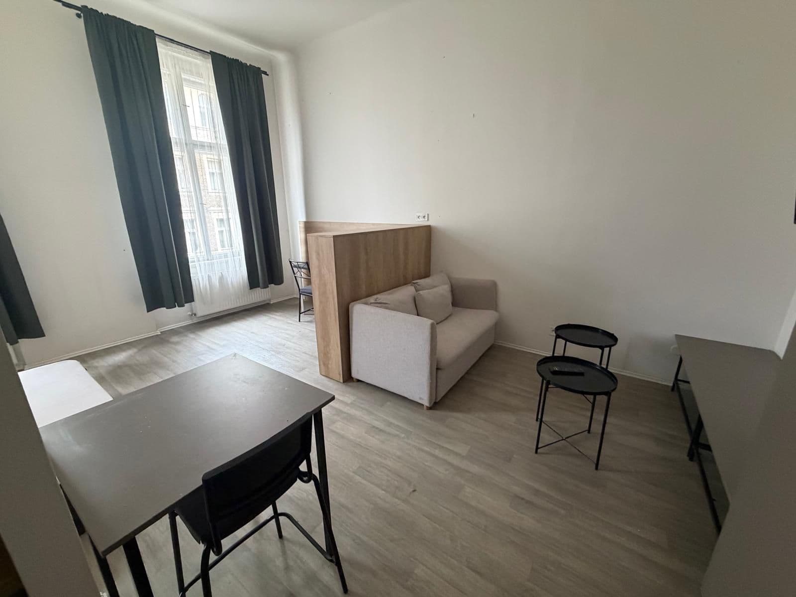 Studio flat to rent, 34 m², Sokolská, Prague, Prague Studio flat to rent, 34 m², Sokolská, Prague, Prague