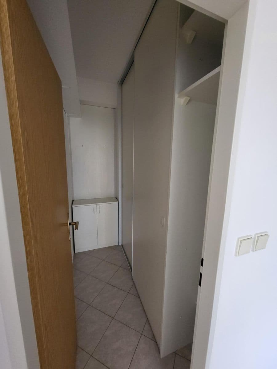 2 bedroom flat to rent, 63 m², Topolová, Olomouc, Olomoucký Region 2 bedroom flat to rent, 63 m², Topolová, Olomouc, Olomoucký Region