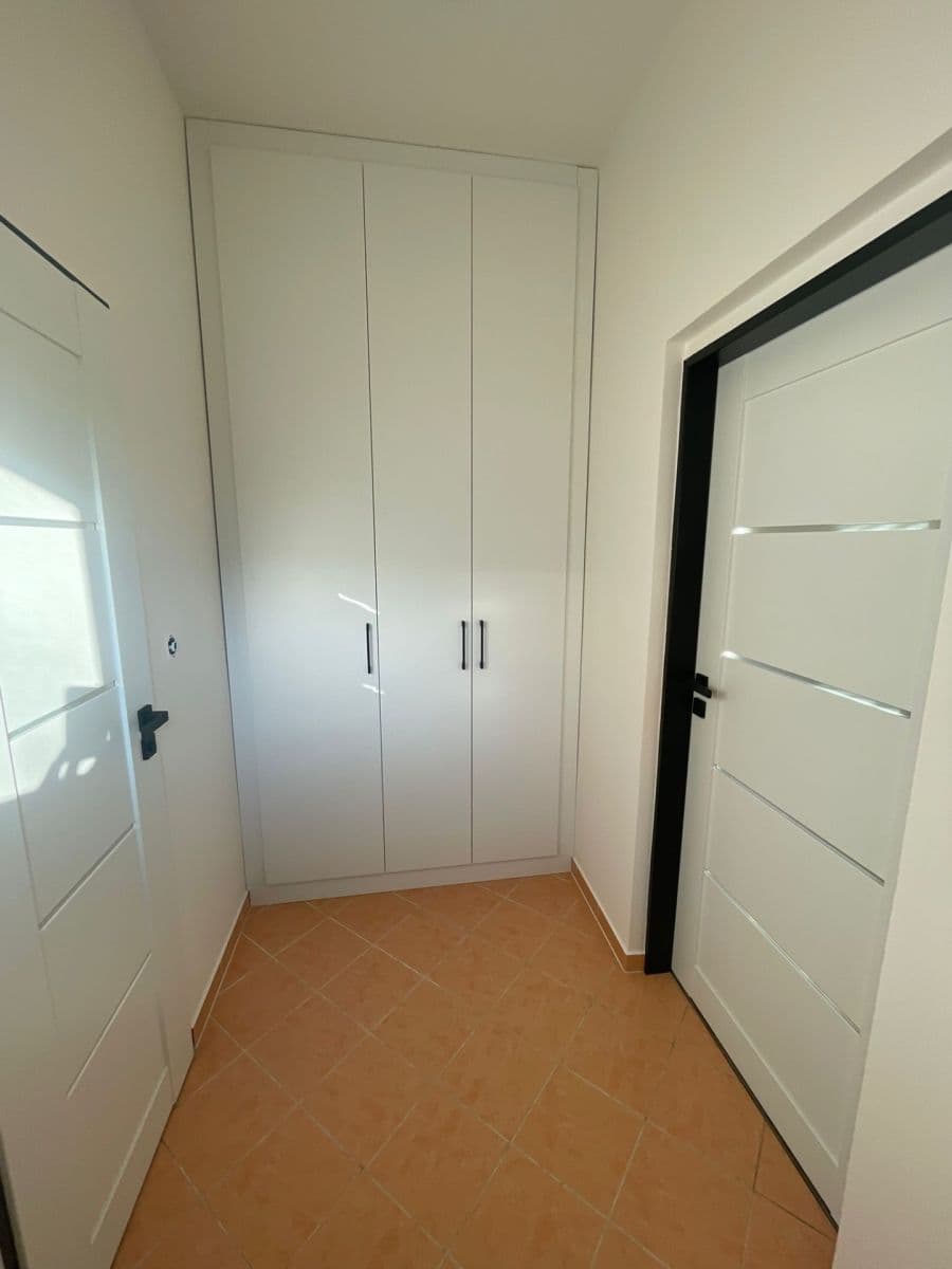 Studio flat to rent, 34 m², Kutnohorská, Prague, Prague Studio flat to rent, 34 m², Kutnohorská, Prague, Prague