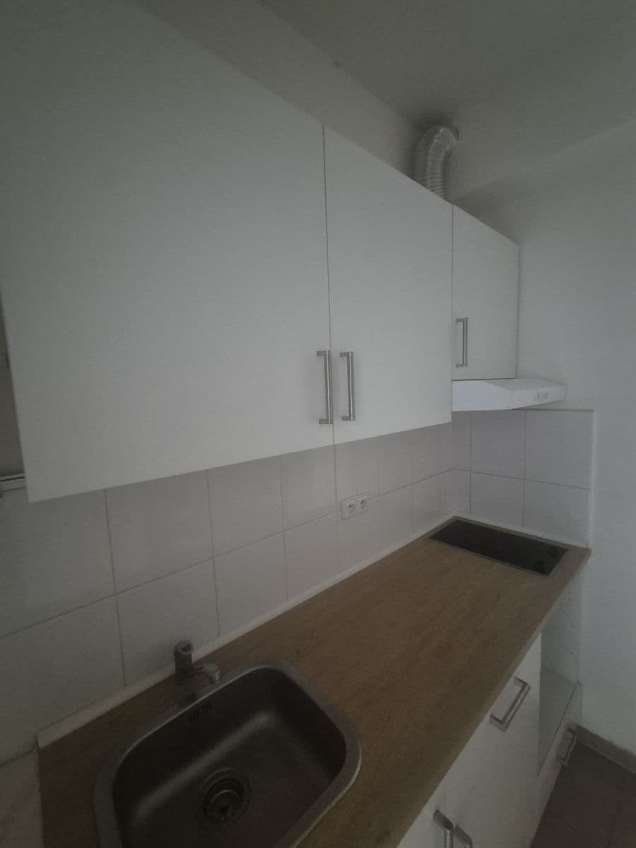 Studio flat to rent, 35 m², Kladenská, Prague, Prague Studio flat to rent, 35 m², Kladenská, Prague, Prague